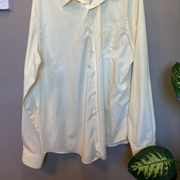 Van Heusen Men’s Pale Yellow Dress Shirt - Picture 4 of 4